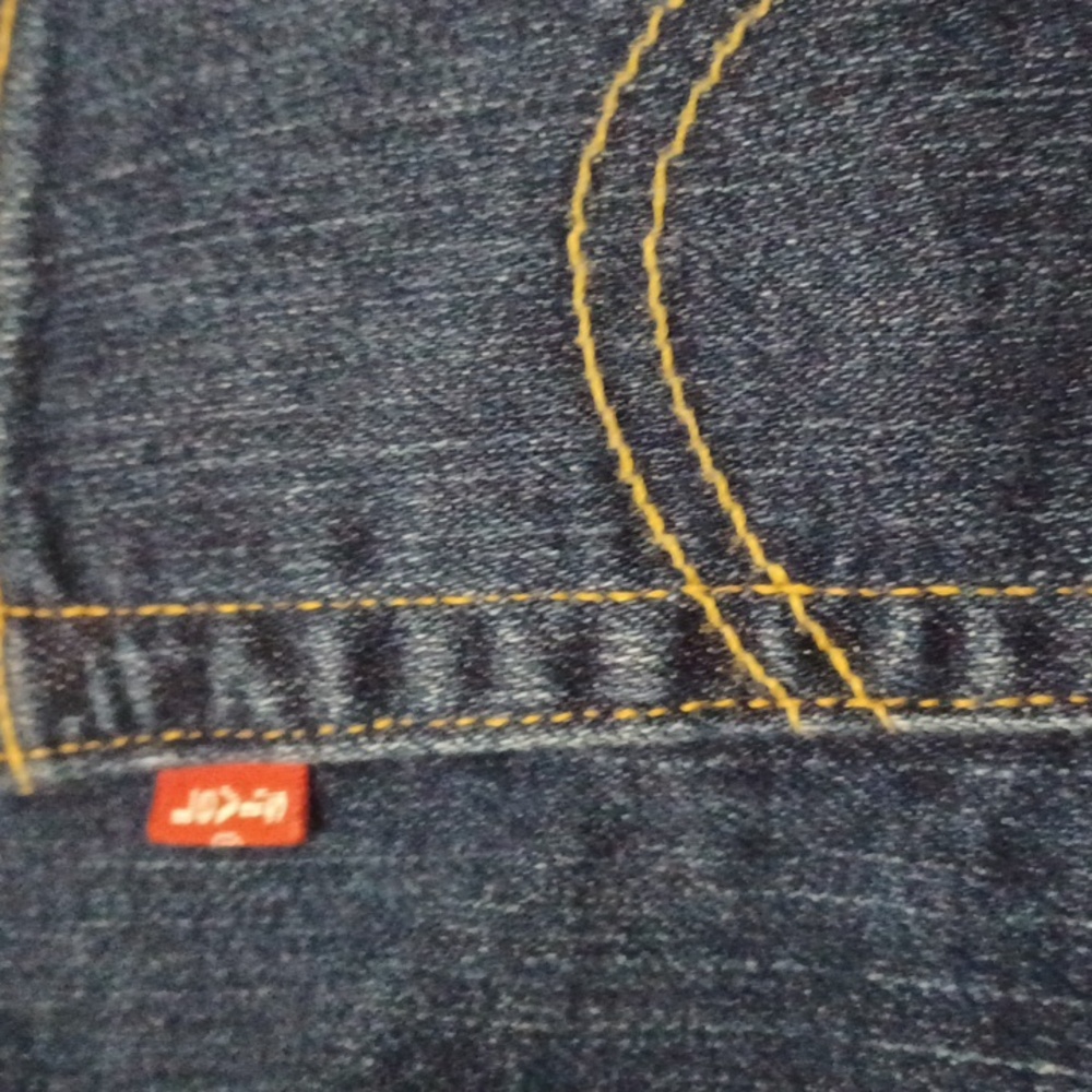 Levi's Classic Slim Stretch Sz.14 MIS.Denim Capris. 24"L. W-33".Rise 10.5"EUC! - Picture 6 of 8